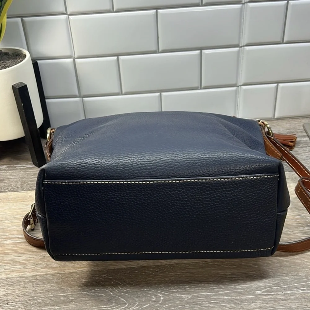 Dooney & Bourke Navy Dixon Hobo Pebble Leather Crossbody Bag! GUC!! - Picture 3 of 15